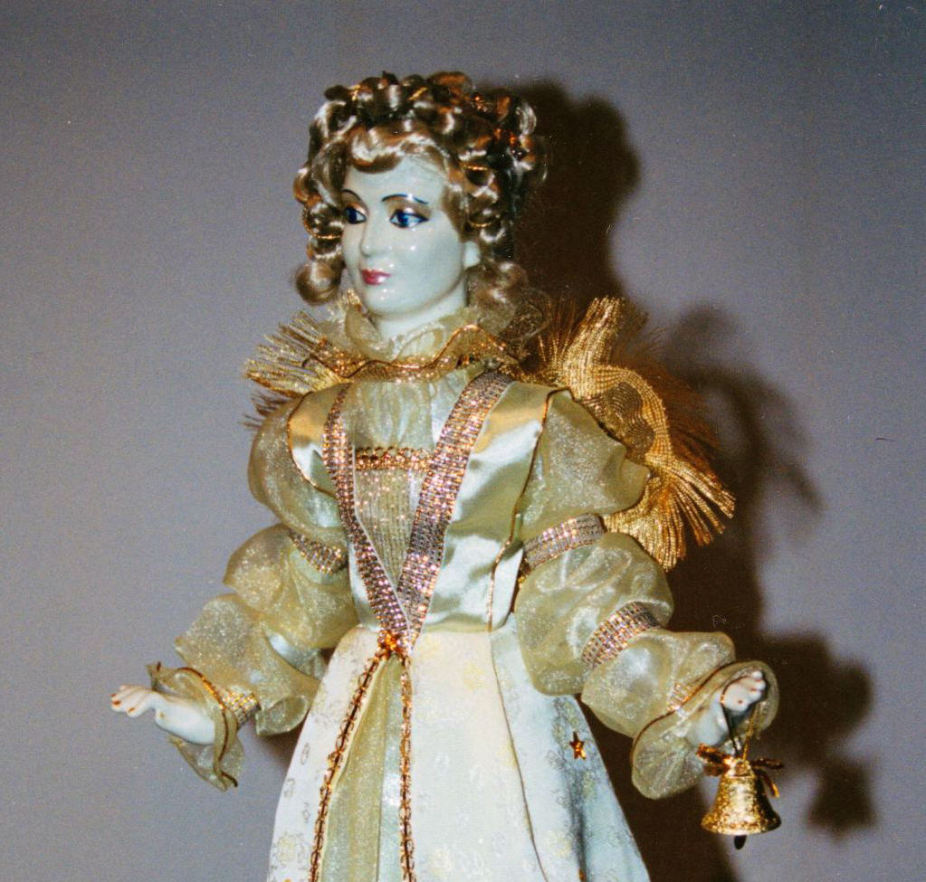 Doll Light by Vira Punya (2000), Porcelain
