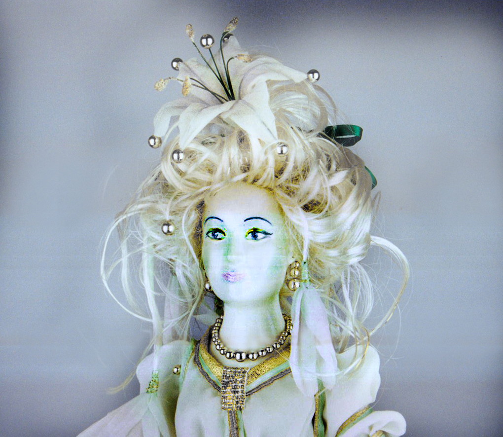 Lily Flower by Vira Punya (2000), Porcelain