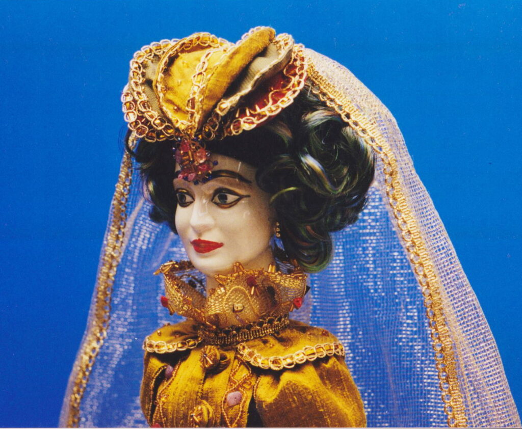 Doll Earth by Vira Punya (2000), Porcelain