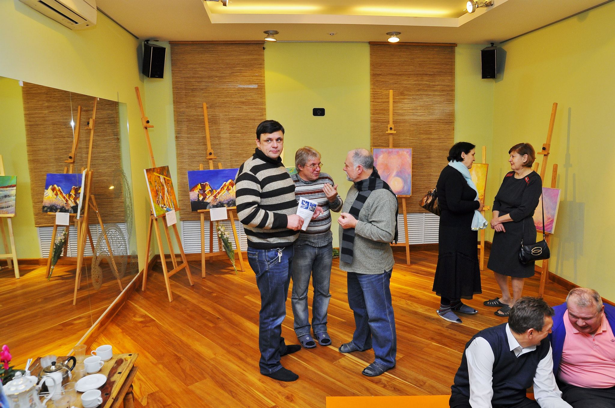 To feel the Universe with Mirror by Vira Punya (2013)