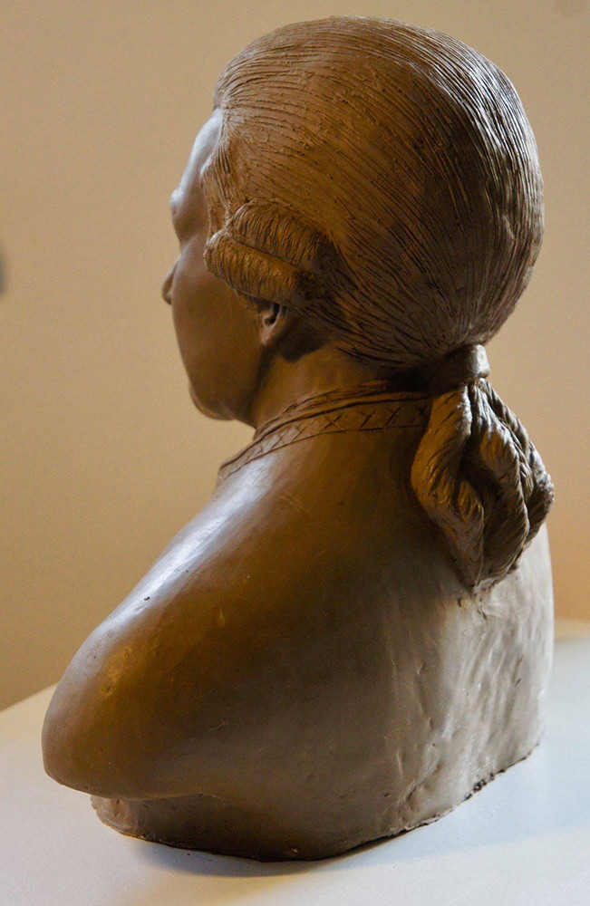 Bust of Wolfgang A. Mozart Of Shri Mataji Nirmala By Alina Aradhana (2018), Back, Photo