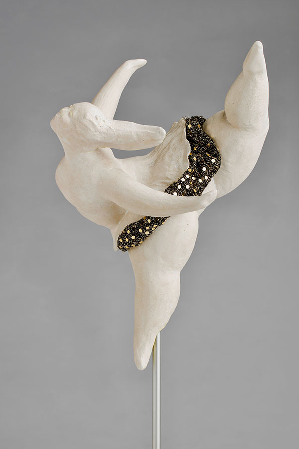 11-Saugstad_Brigitte_2018_Eisprinzessin_Schwalbentanz_33x23x16cm, Image