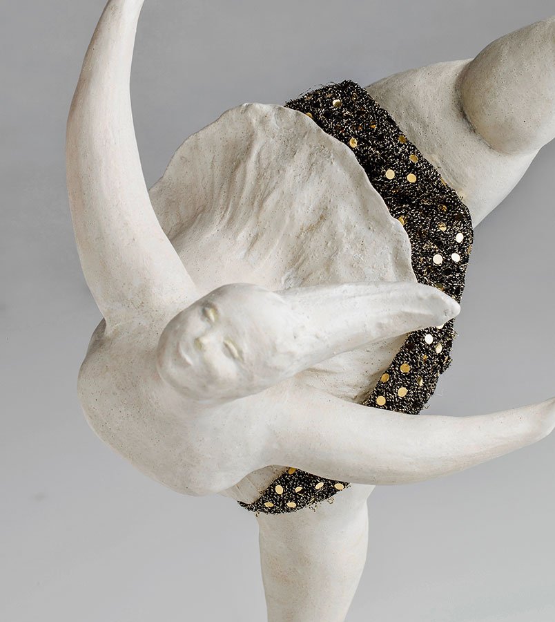 12-Saugstad_Brigitte_2018_Eisprinzessin_Schwalbentanz_33x23x16cm, Image